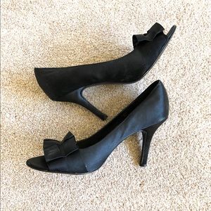 Tahari Black Heels